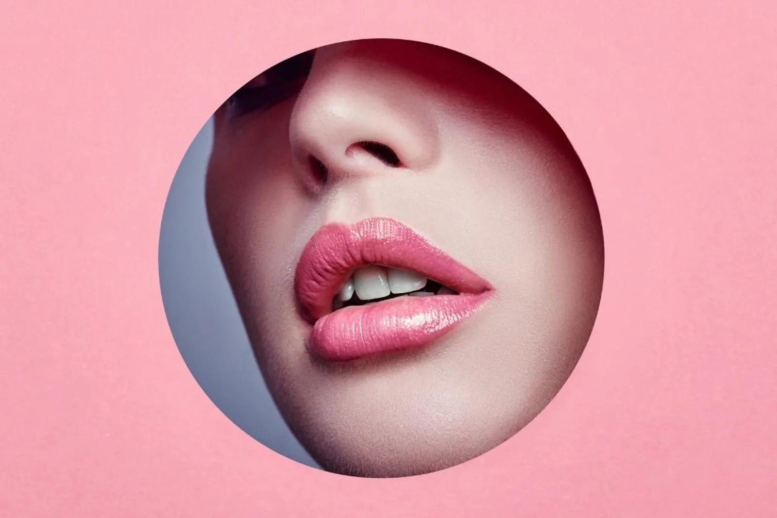 Lembap dan Pink Alami dengan 7 Rekomendasi Masker Bibir 