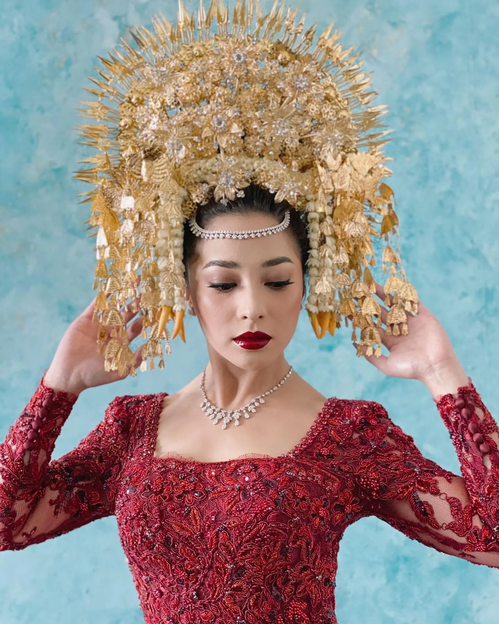 Mengusung Adat Minang, Ini Detail Kebaya Akad Nikah Nikita Willy