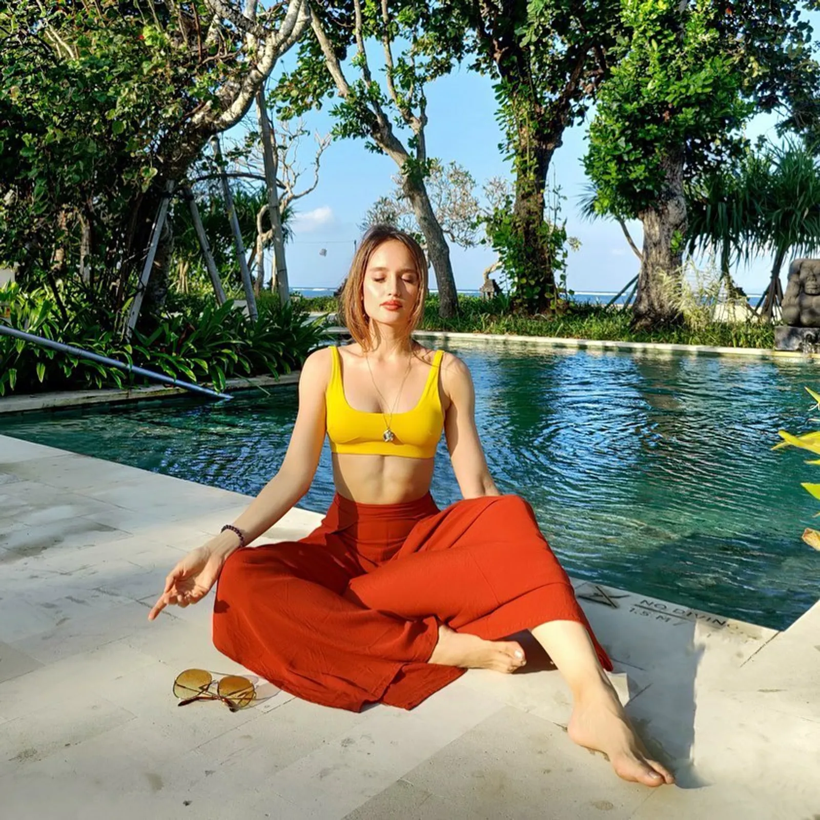 Potret Seksi Cinta Laura Kiehl, Sekarang jadi Anak Pantai di Bali