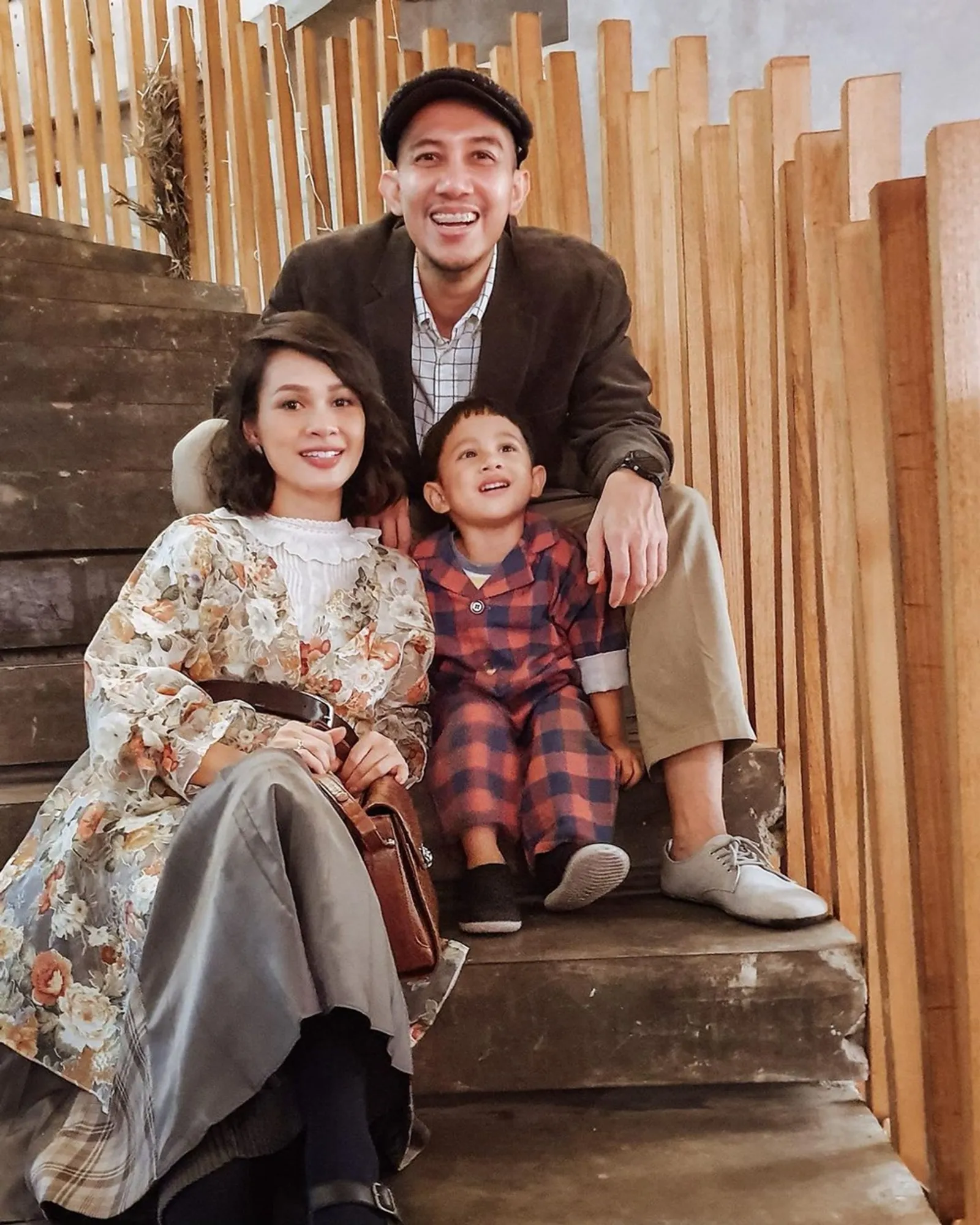 Diidolakan Netizen, Intip 10 Potret Hangat Keluarga Andien Aisyah