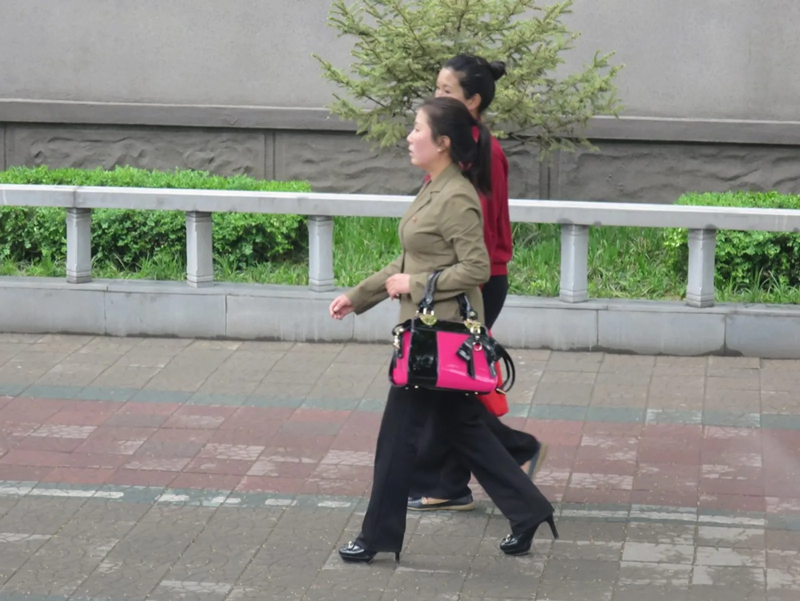 Intip Modisnya Gaya Pakaian Perempuan di Korea Utara