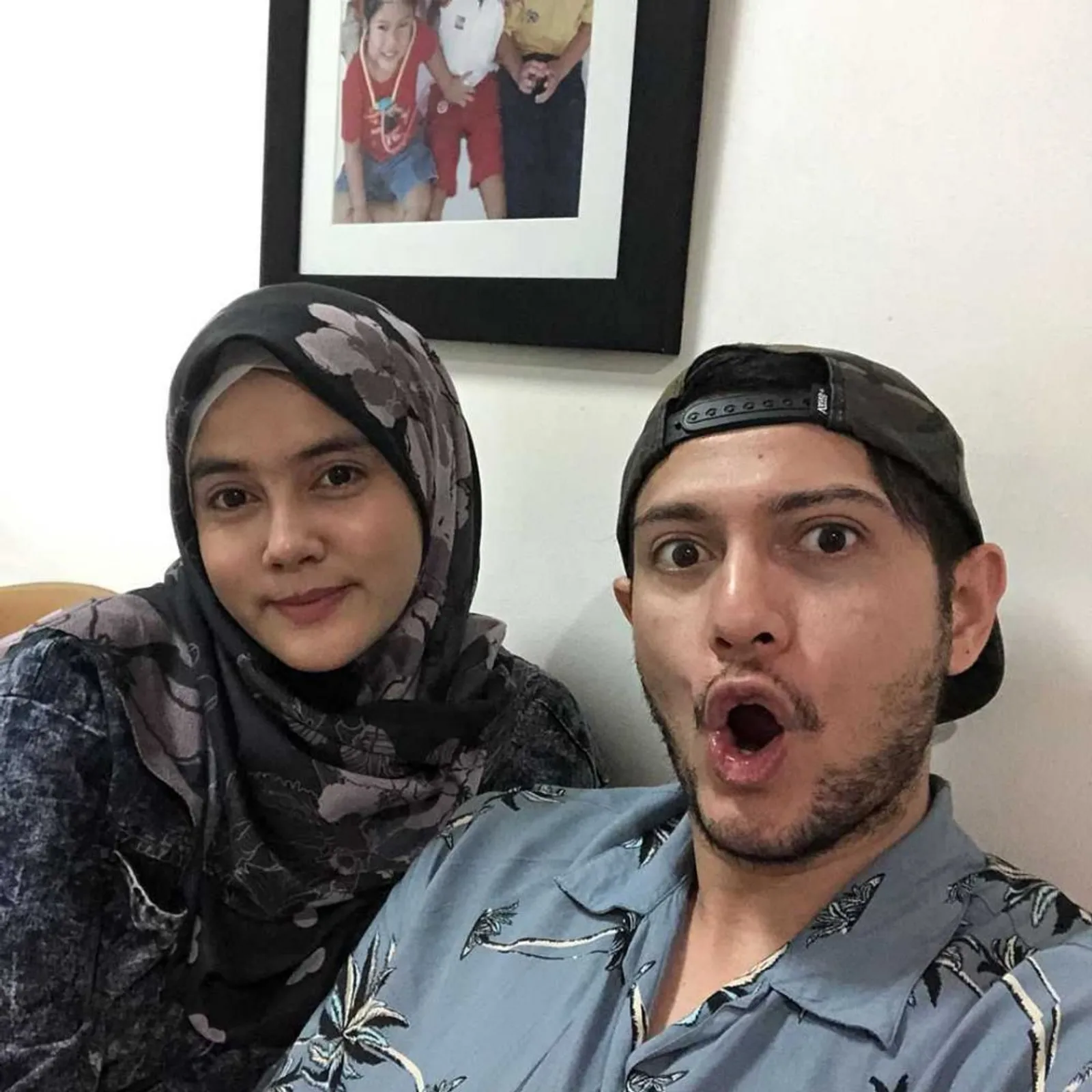 Jadi Hot Daddy, Ini 10 Potret Harmonis Rifky Balweel dan Keluarga