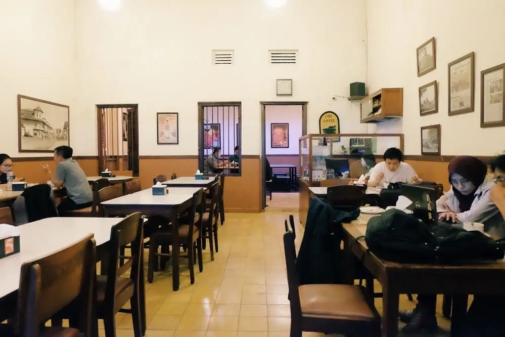 Wajib Coba, Ini 10 Kedai Kopi Paling Legendaris di Indonesia