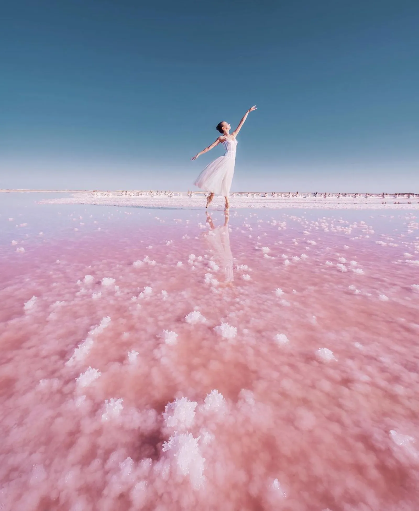 Punya Gaya Khas, Fotografer ini Bidik Model Berdansa Keliling Dunia