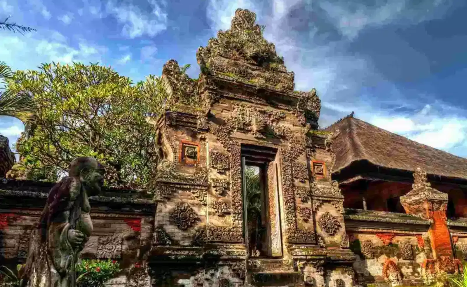 7 Rumah Adat Bali yang Penuh Filosofi Ini Akan Membuatmu Takjub
