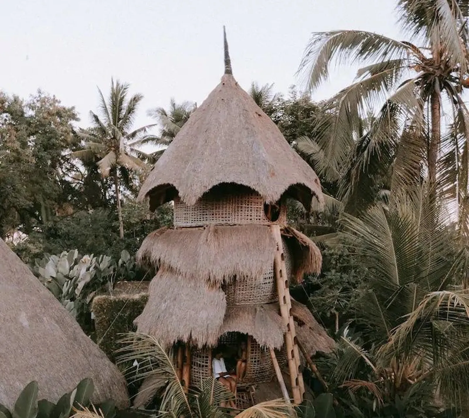 5 Destinasi Rumah Bambu di Bali, Super Cantik dan Sejuk Banget!