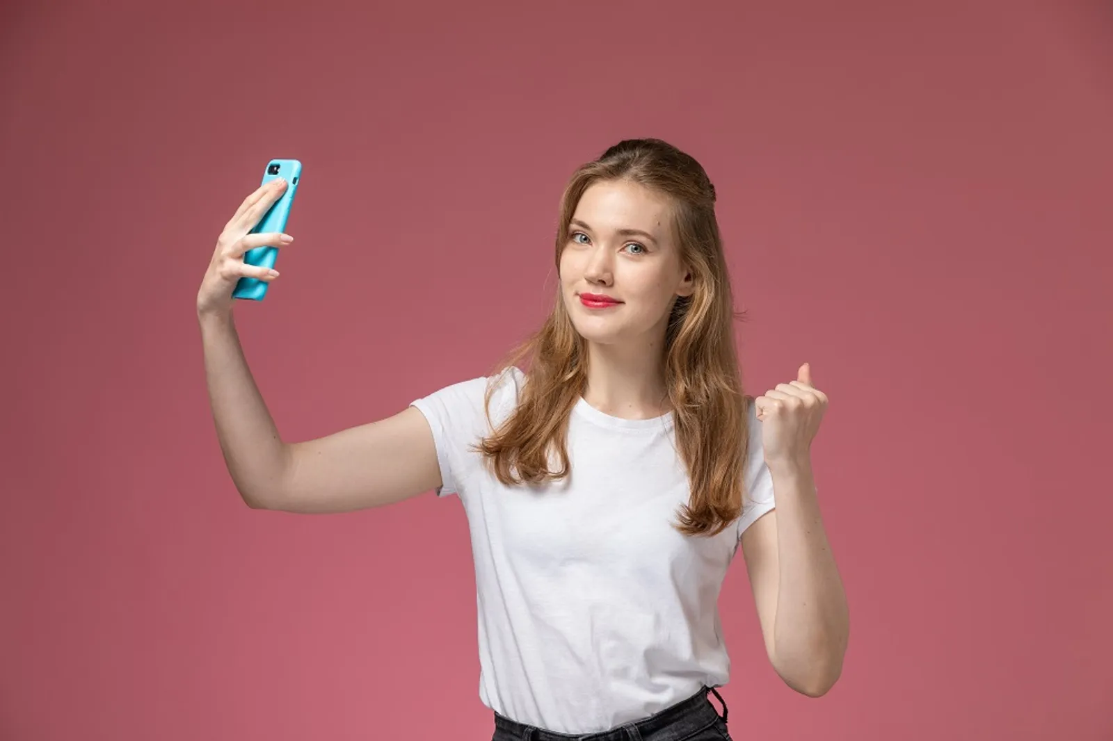Ini 5 Tips Temukan Angle Paling Pas untuk Selfie 