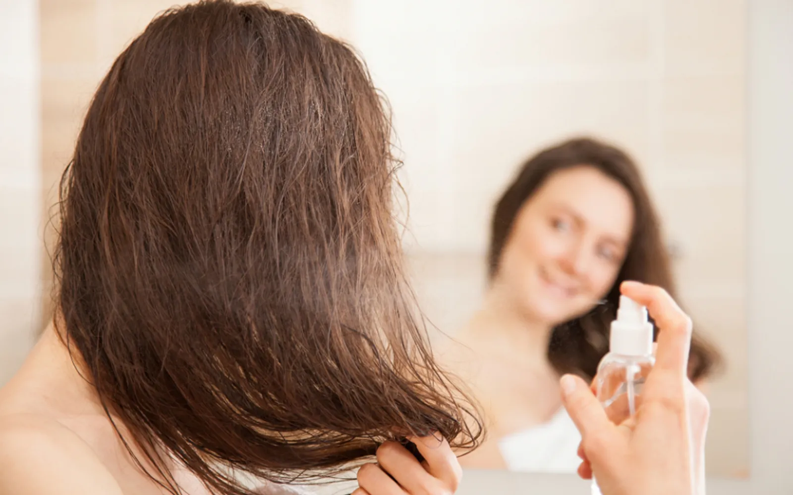Mudah Banget, Ini 5 Tips Atasi Bad Hair Day untuk Cewek Berhijab 