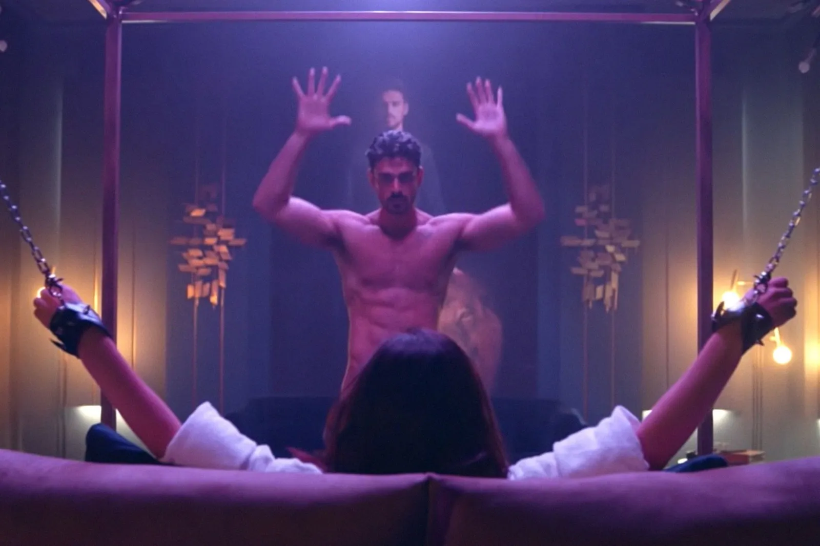 Sex Dewasa - 20 Film Dewasa Netflix yang Tersisip Adegan Panas dan Vulgar
