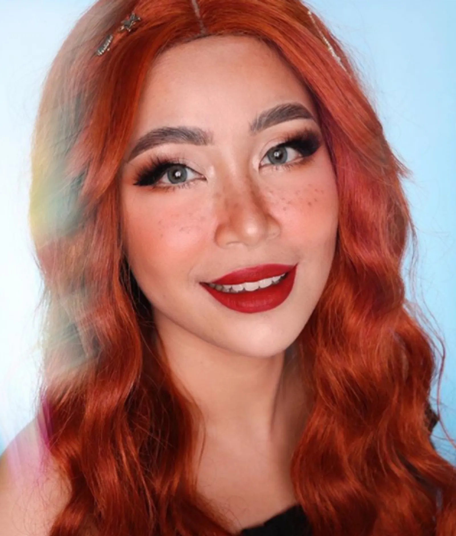 5 Inspirasi Makeup Irma Farez yang Bisa Kamu Ikuti