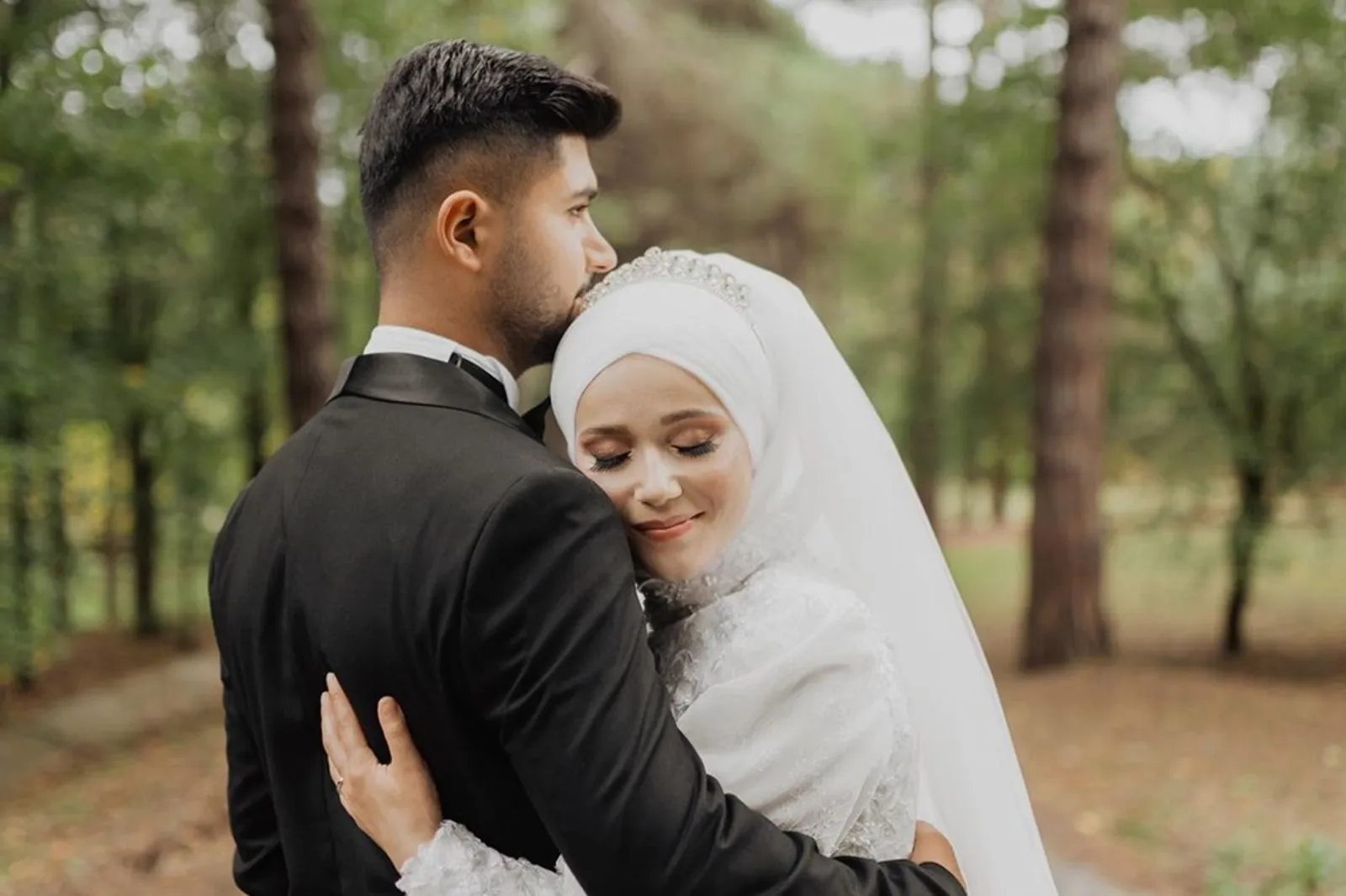 Sempurnakan Separuh Agama, Ini 8 Hadits Tentang Pernikahan