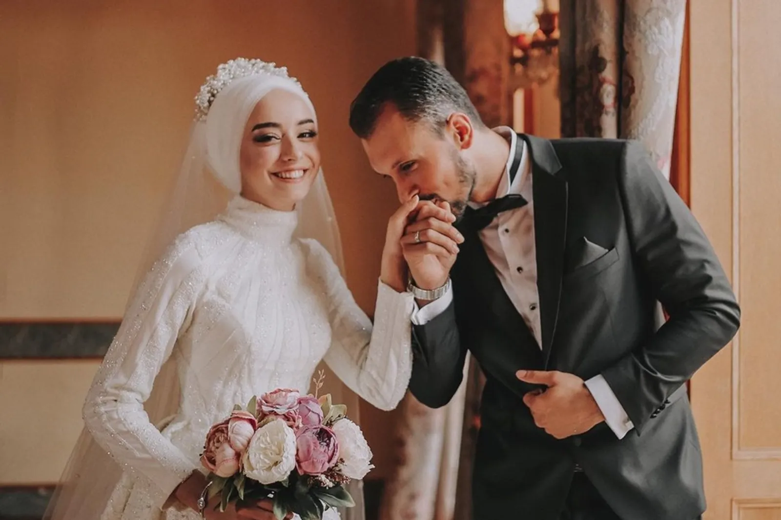 Sempurnakan Separuh Agama, Ini 8 Hadits Tentang Pernikahan