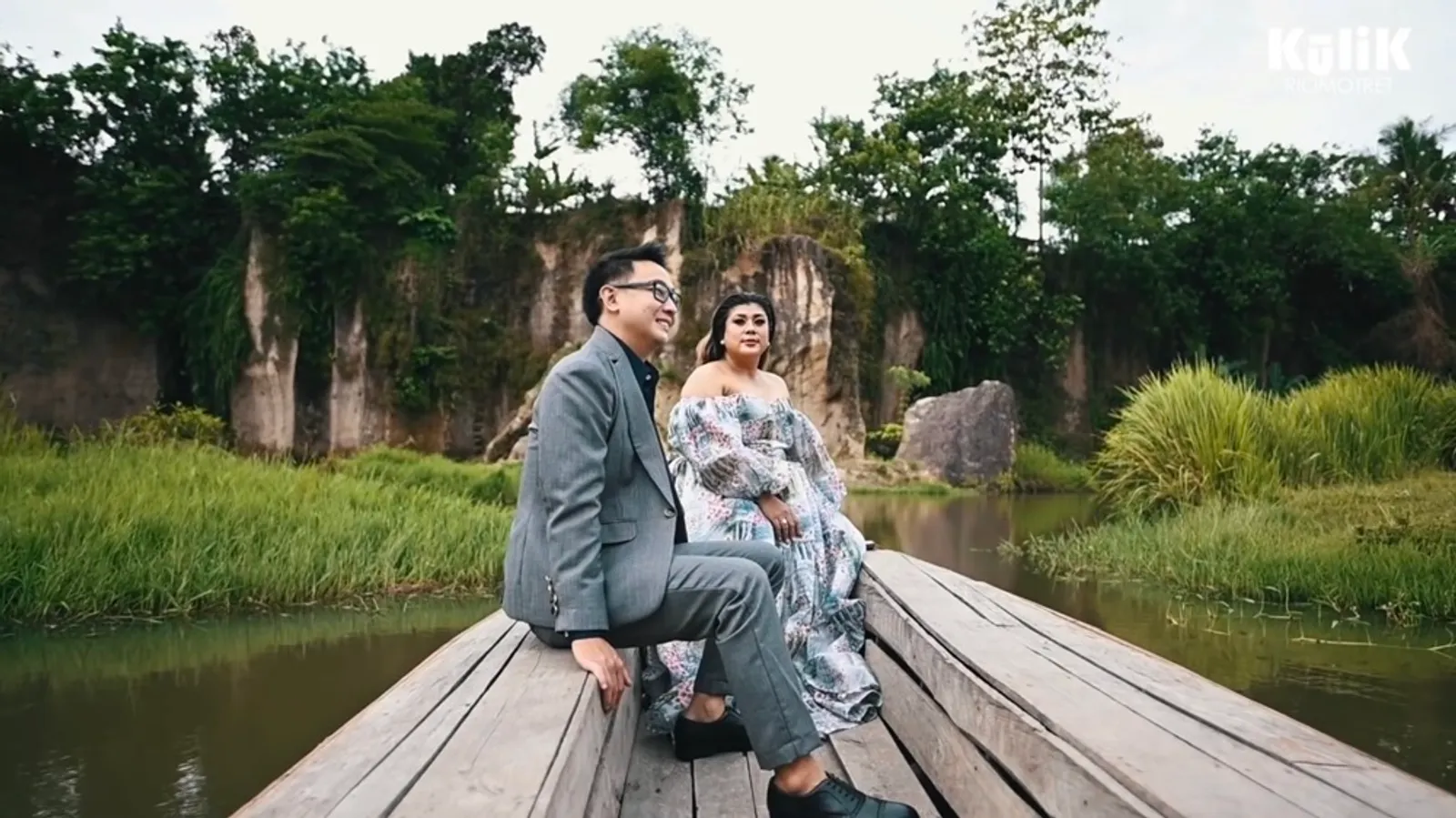 10 Foto Pre-Wedding Regina Ivanova dan Kekasih di Kandang Godzilla