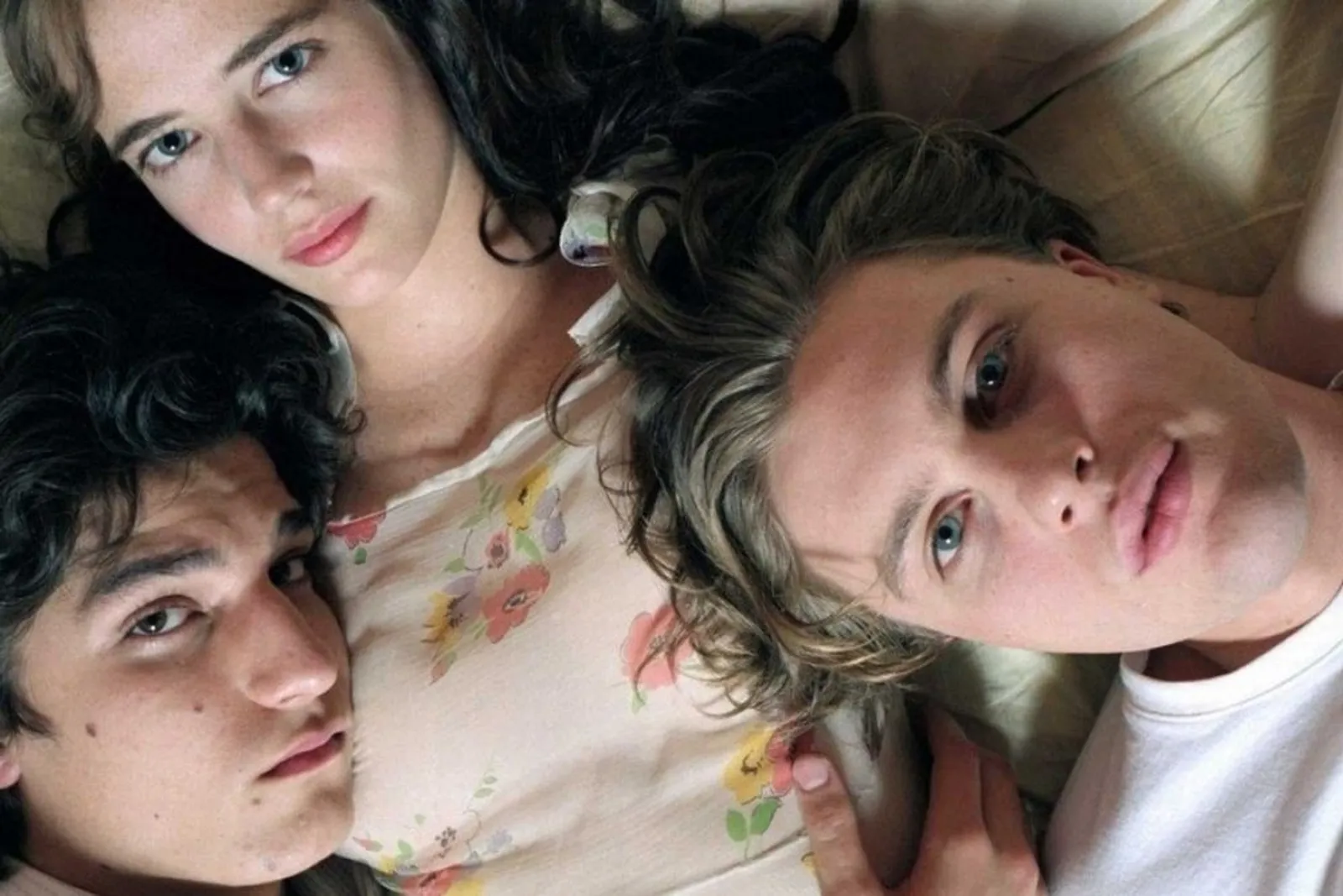 Tak Hanya Andalkan Adegan Threesome, Garapan Film Ini Juga Berkualitas