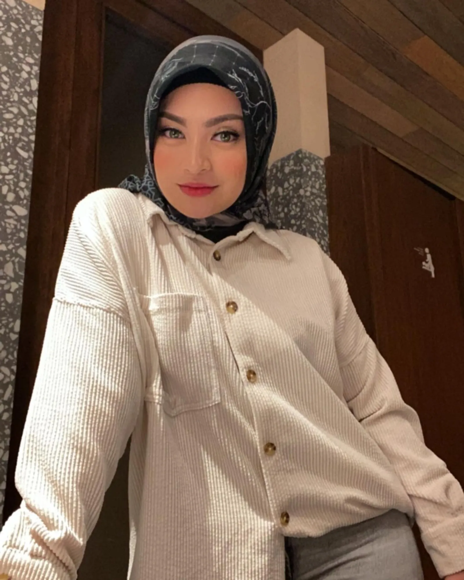 Intip Gaya Hijab Nathalie Holscher, Perempuan yang Resmi Dinikahi Sule