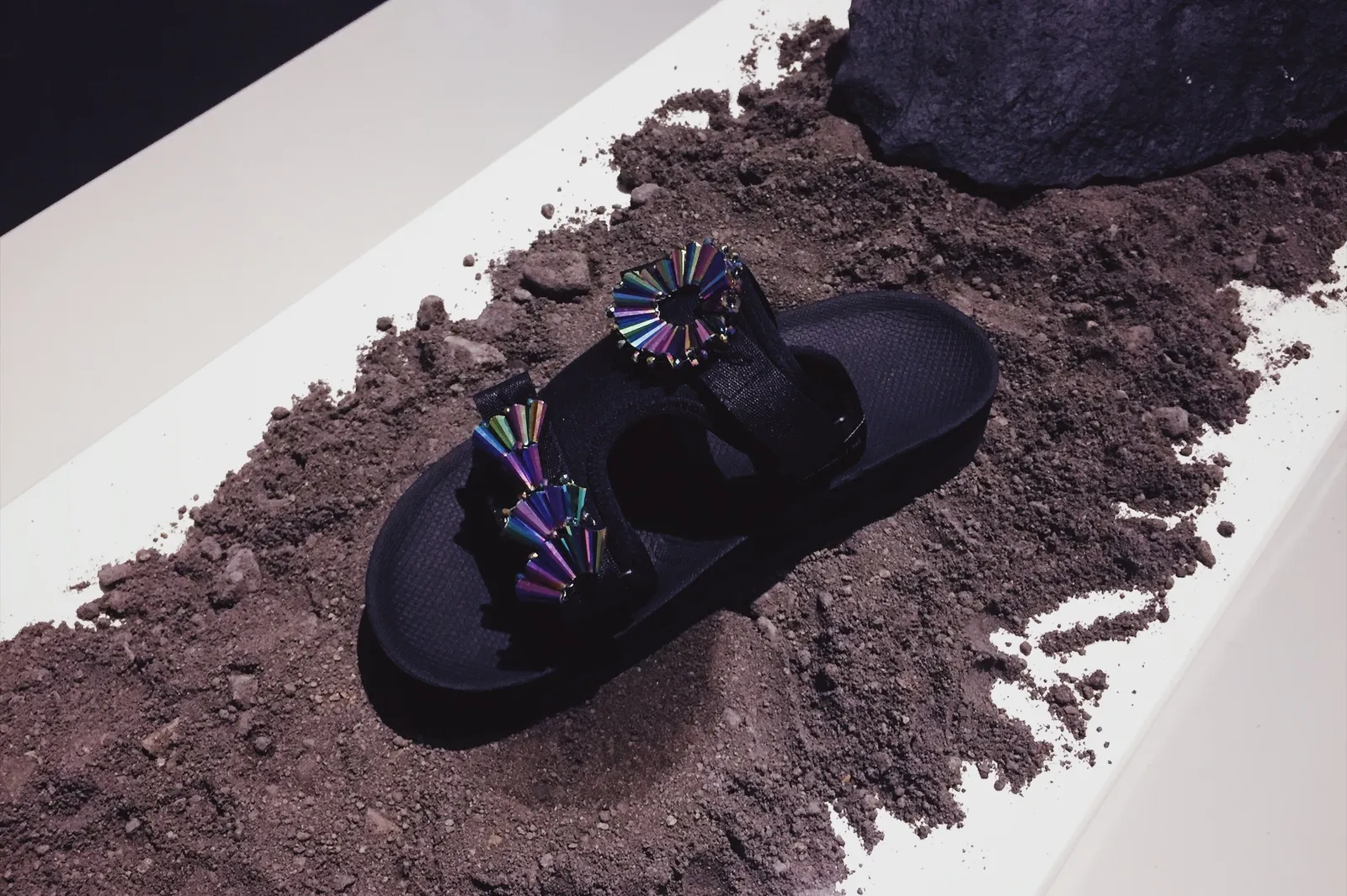 Kolaborasi HI Jack Sandals x House of Jealouxy, Cita Rasa Anak Jaksel