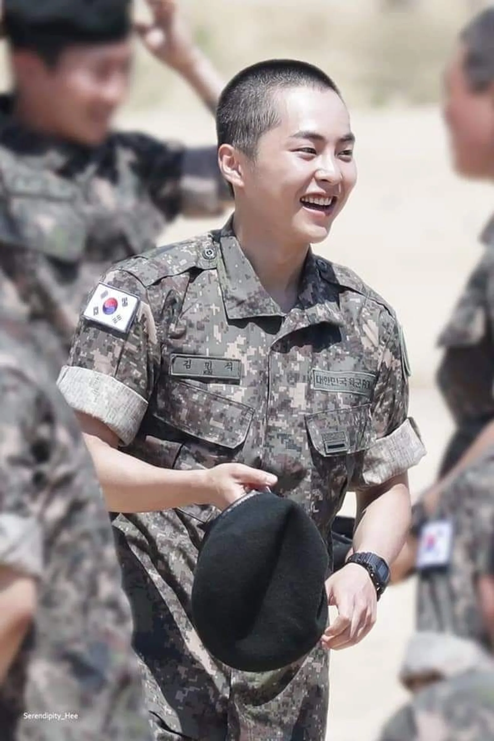 Bikin Kangen, Ini 10 Potret Gagah Xiumin EXO Berseragam Tentara