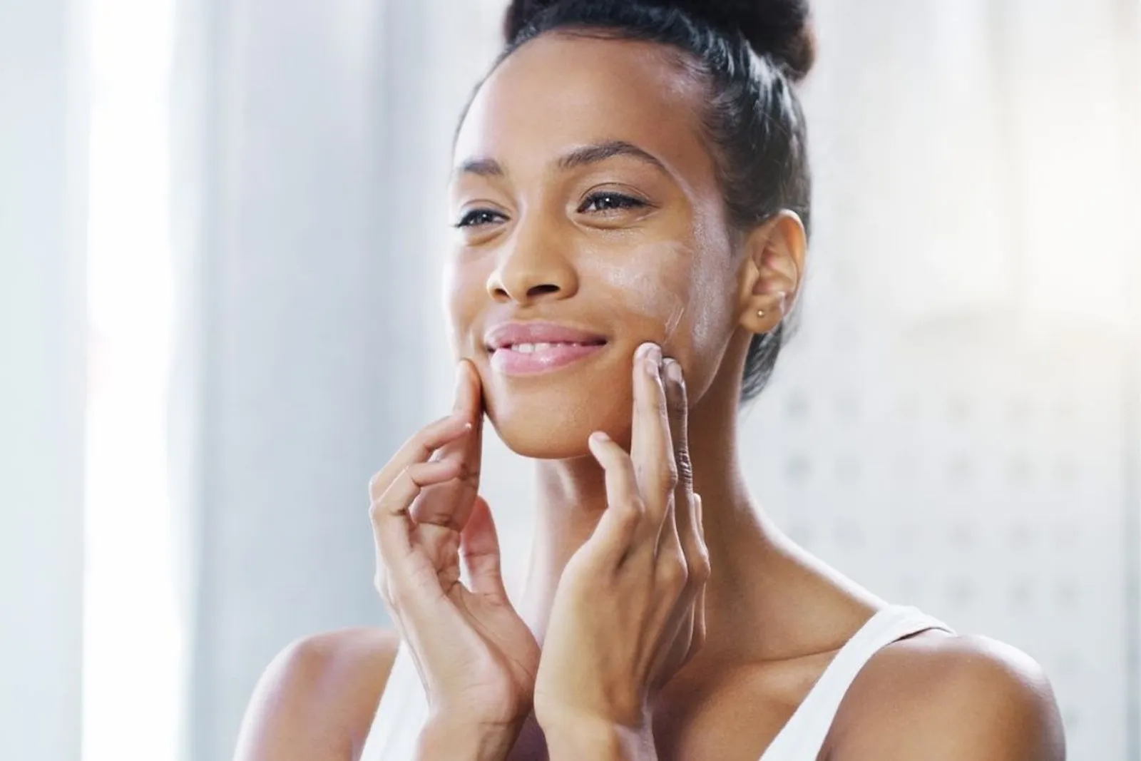 Anti Menor, 9 Cara Makeup Natural yang Bikin Wajah Terlihat Flawless