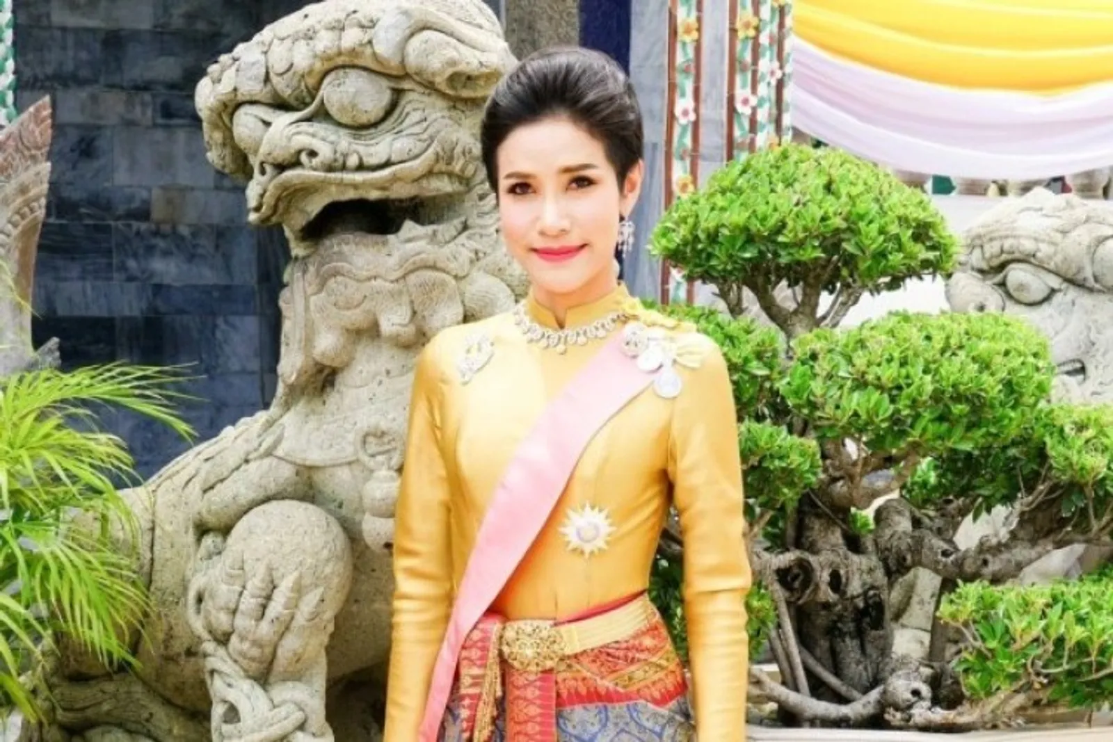 Tersebar Foto Syur di Internet, Begini Gaya Asli Selir Raja Thailand