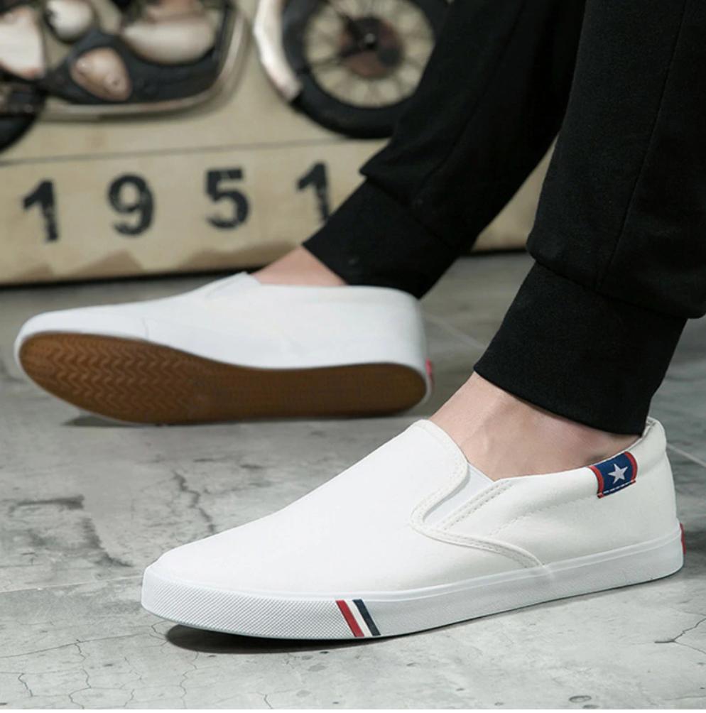Tips Merawat Sepatu Sesuai Bahan Saat Musim Hujan