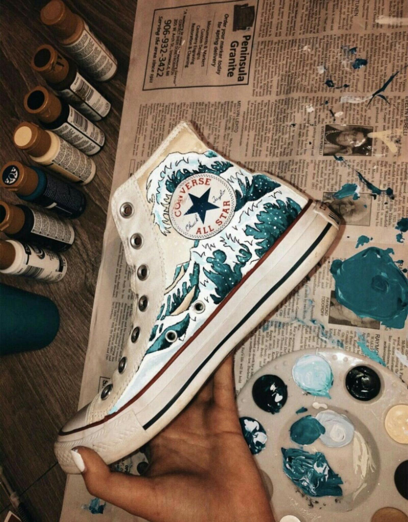 Bosen? Yuk Cek Cara Membuat Sepatu Lukis Ini