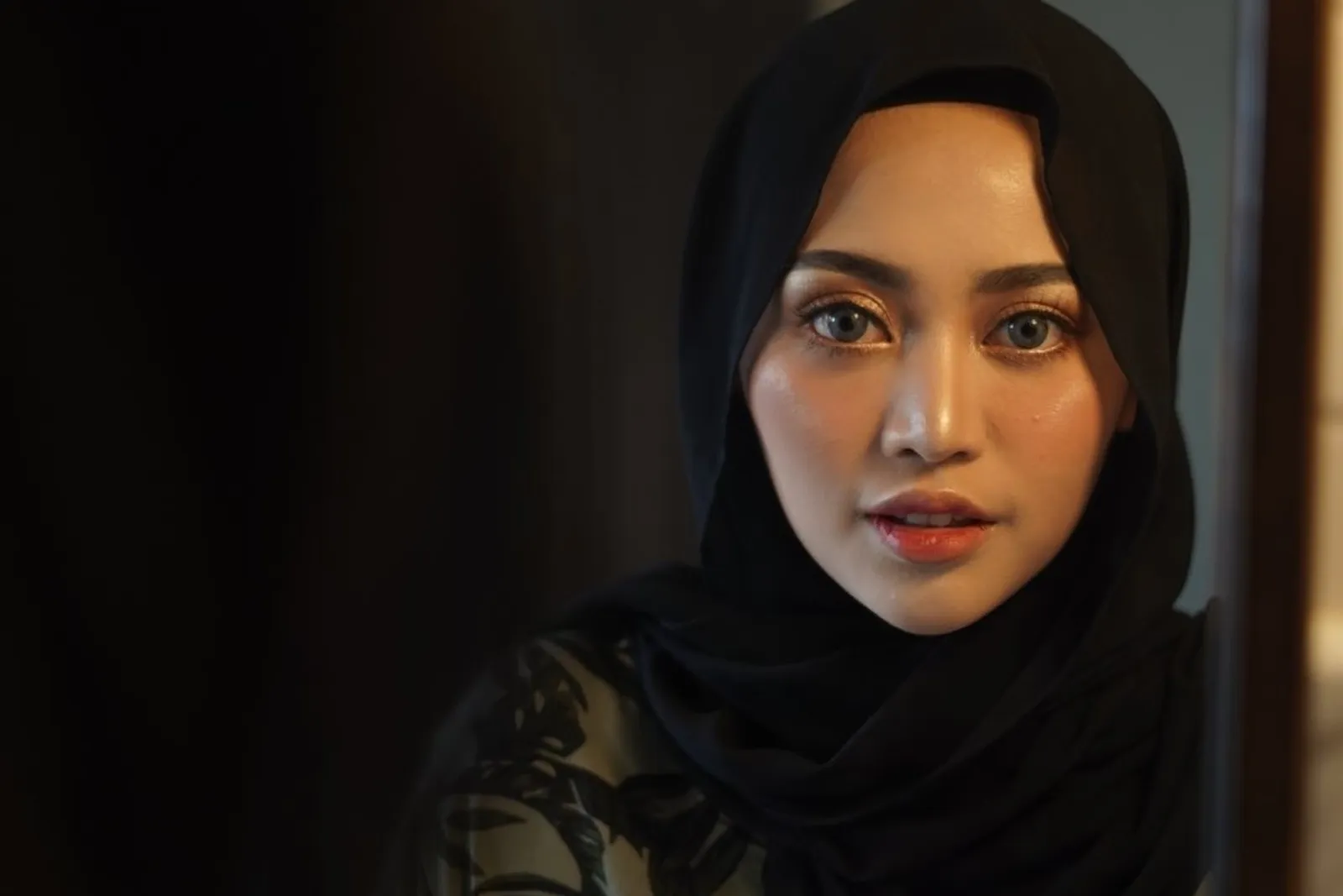 Ucapkan Hari Ibu Lewat Foto Lawas, Rachel Vennya Akan Lepas Hijab?