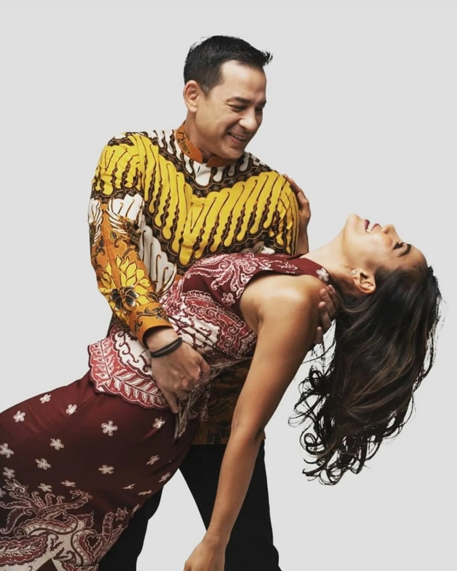 Serasi! 10 Aktor Blasteran Ini Menikah dengan Perempuan Indonesia
