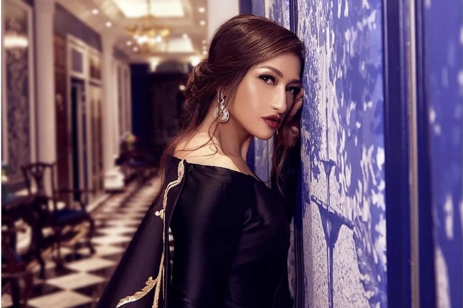 7 Pesona Rahma Azhari, Aktris Seksi yang Dinikahi Aktor Hollywood