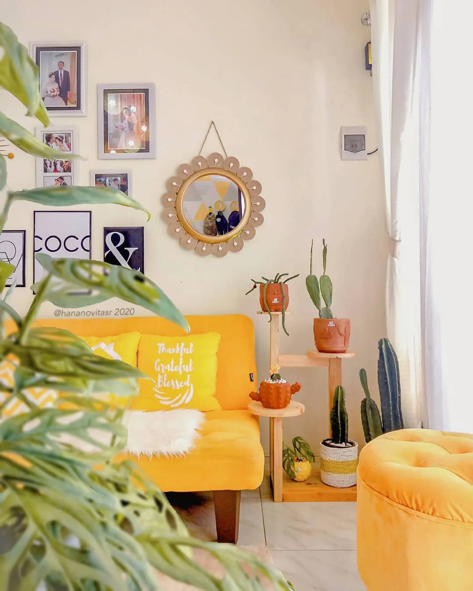 Segar dan Hangat, Inspirasi Desain Rumah Minimalis Berwarna Kuning 