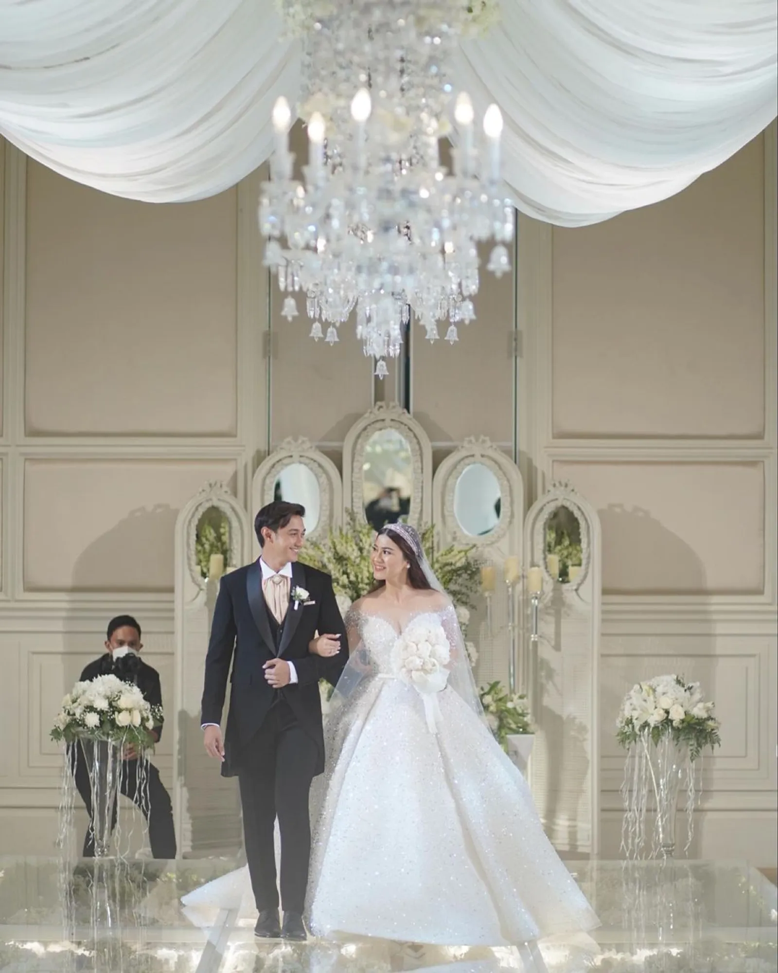 Gaun Glamor Felicya Angelista saat Menikah, Layaknya Putri Dongeng!
