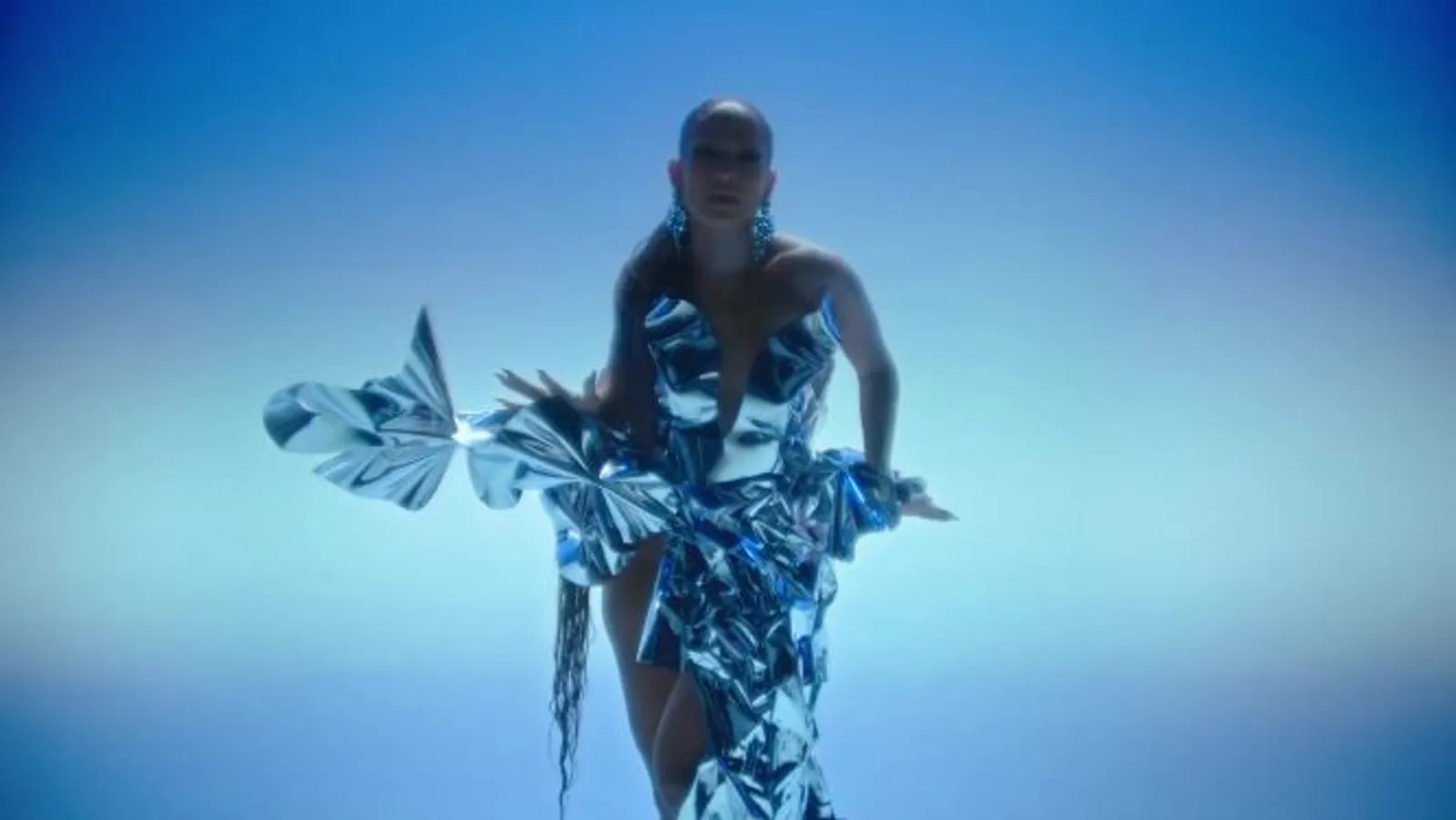 Jennifer Lopez Tampil Seksi di Video Klip In The Morning