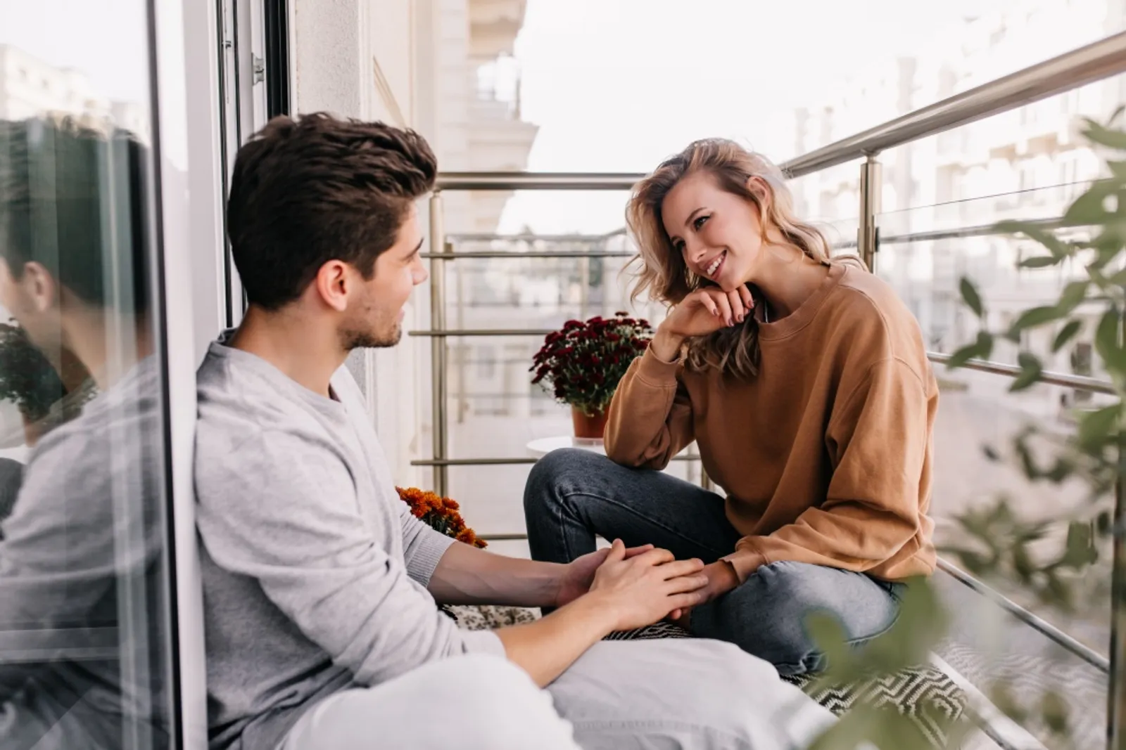 6 Cara Mendukung Suami yang Sedang Menghadapi Masa-masa Sulit