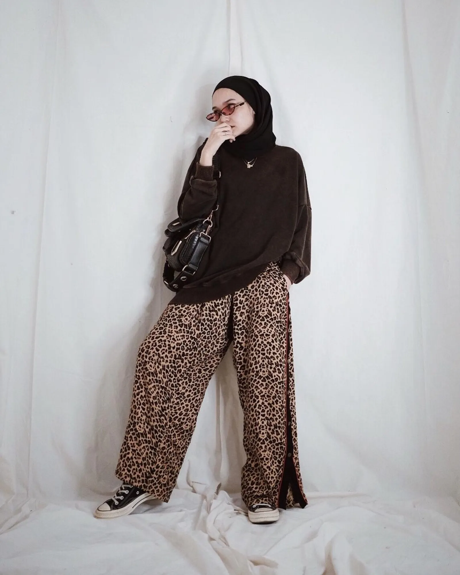 Tips Padu-padan Celana Motif untuk Perempuan Hijab