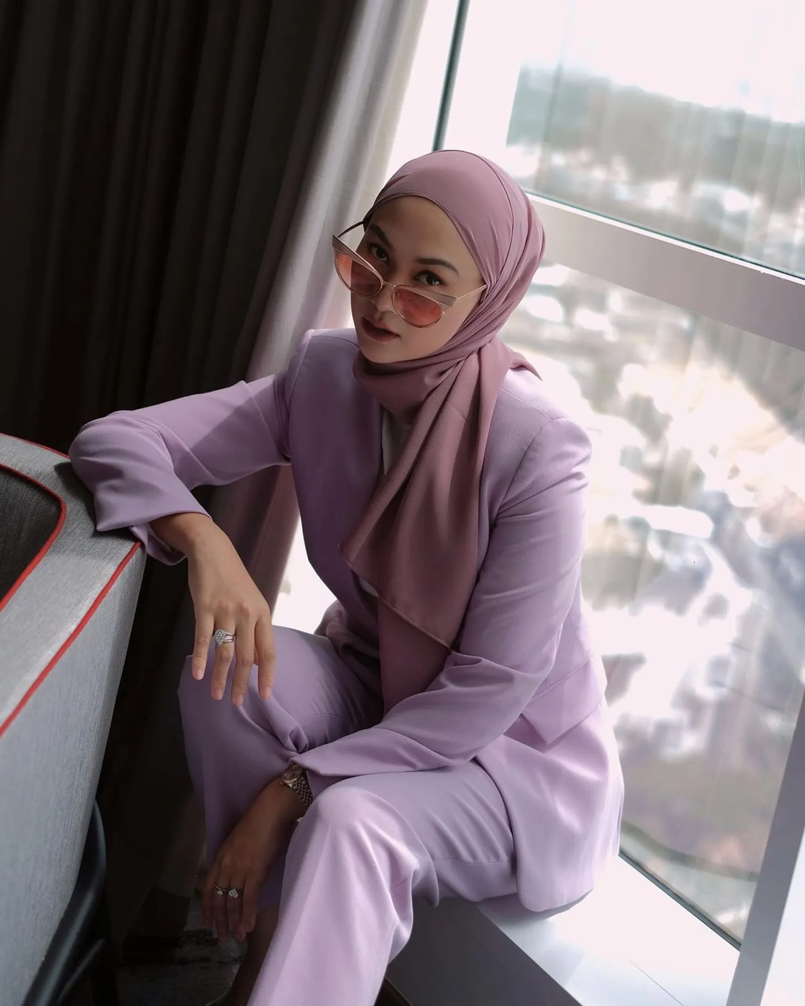 Warna Hijab yang Cocok untuk Kulit Kuning Langsat
