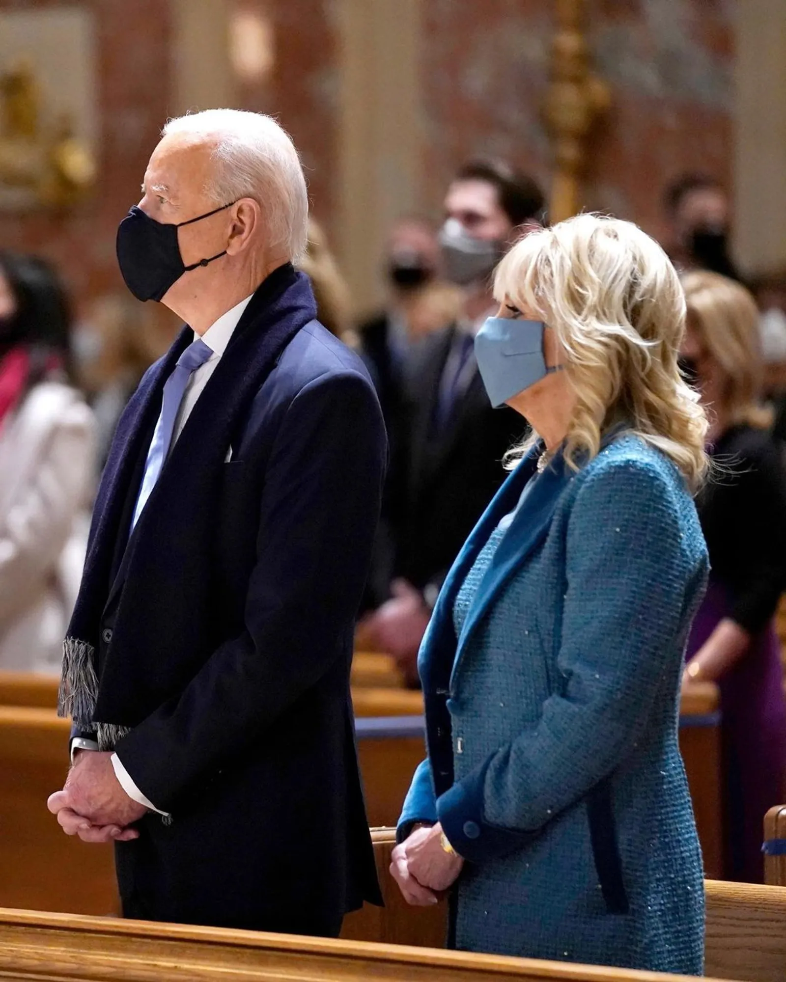 Makna Warna Biru Pakaian Joe dan Jill Biden di Hari Pelantikan 2021