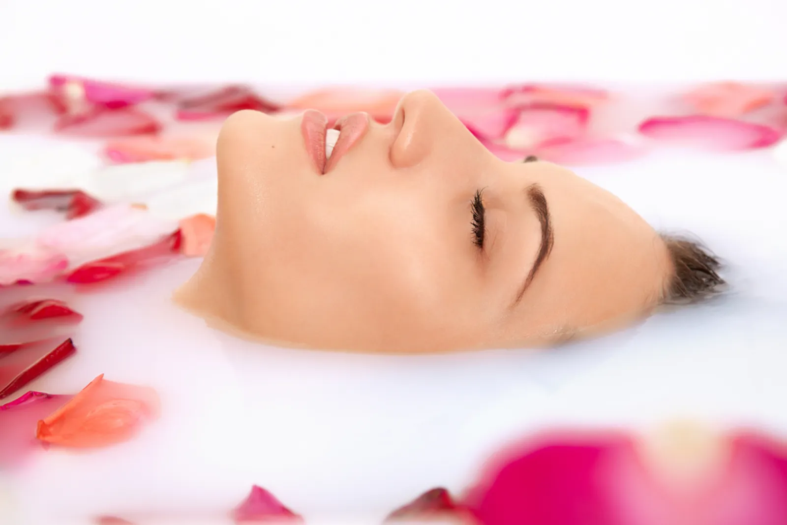 Fakta Bunga Mawar di Balik Produk Skincare