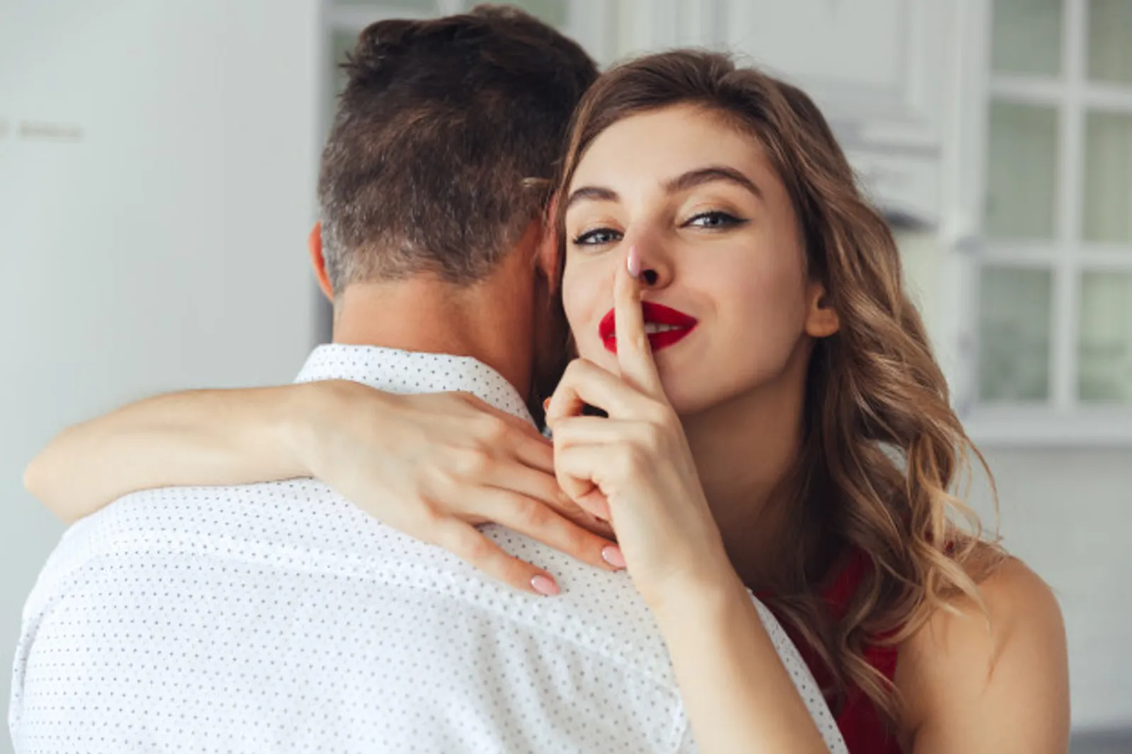 5 Hal yang Boleh Kamu Rahasiakan dari Pasangan