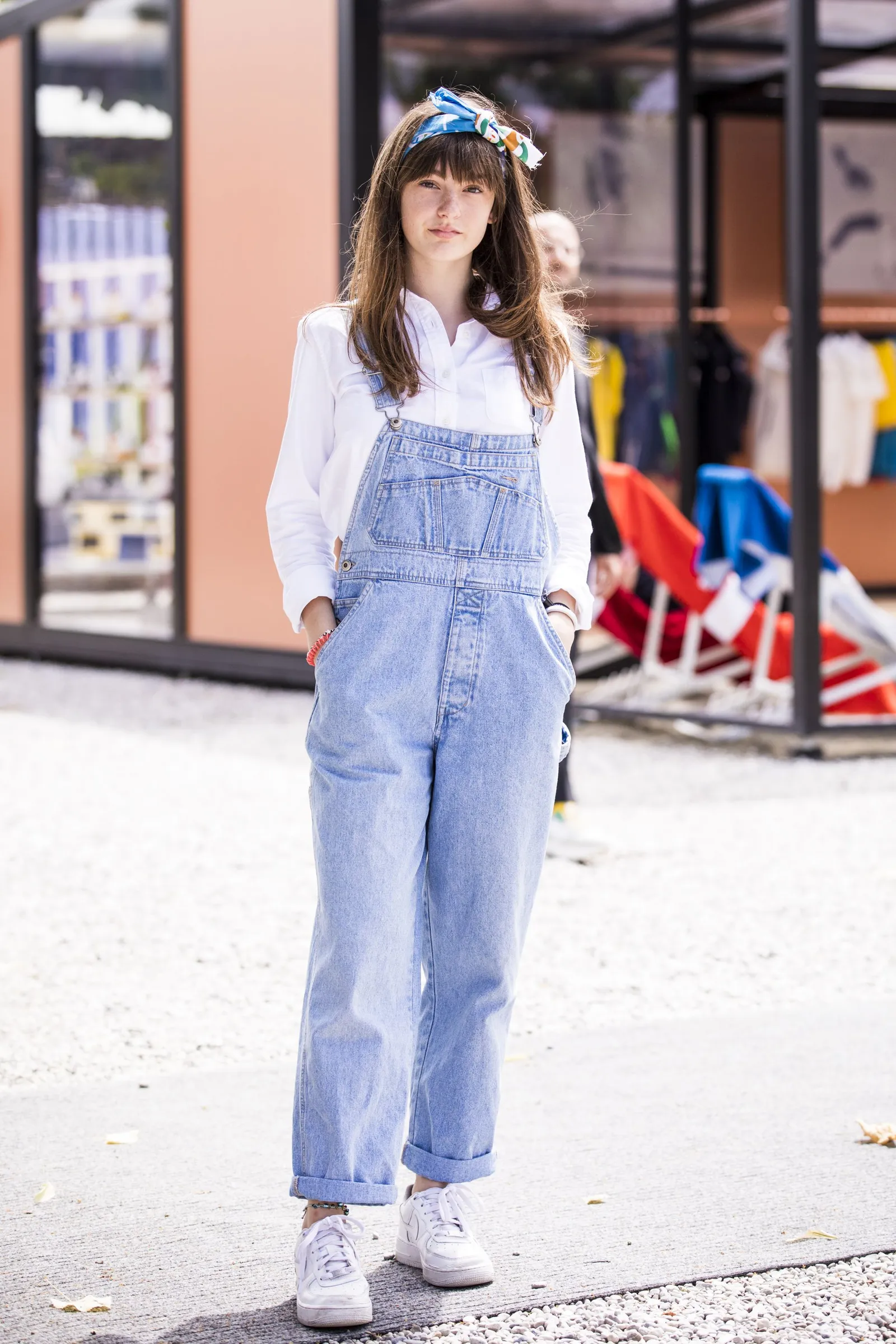 Tips Mudah Padu-padan Overall Jeans