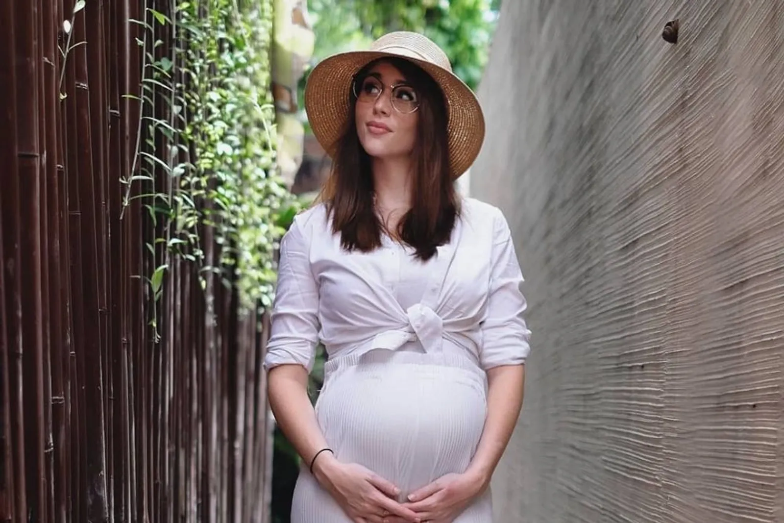 7 Potret Istri Randy Pangalila, Makin Glowing di Kehamilan Pertama