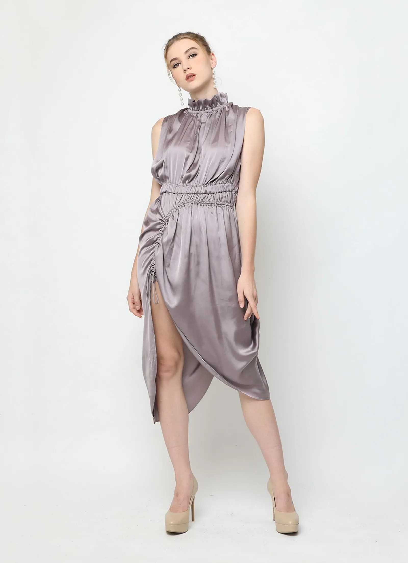 #PopbelaOOTD: Tampil Mewah dengan Dress Satin dari Brand Lokal