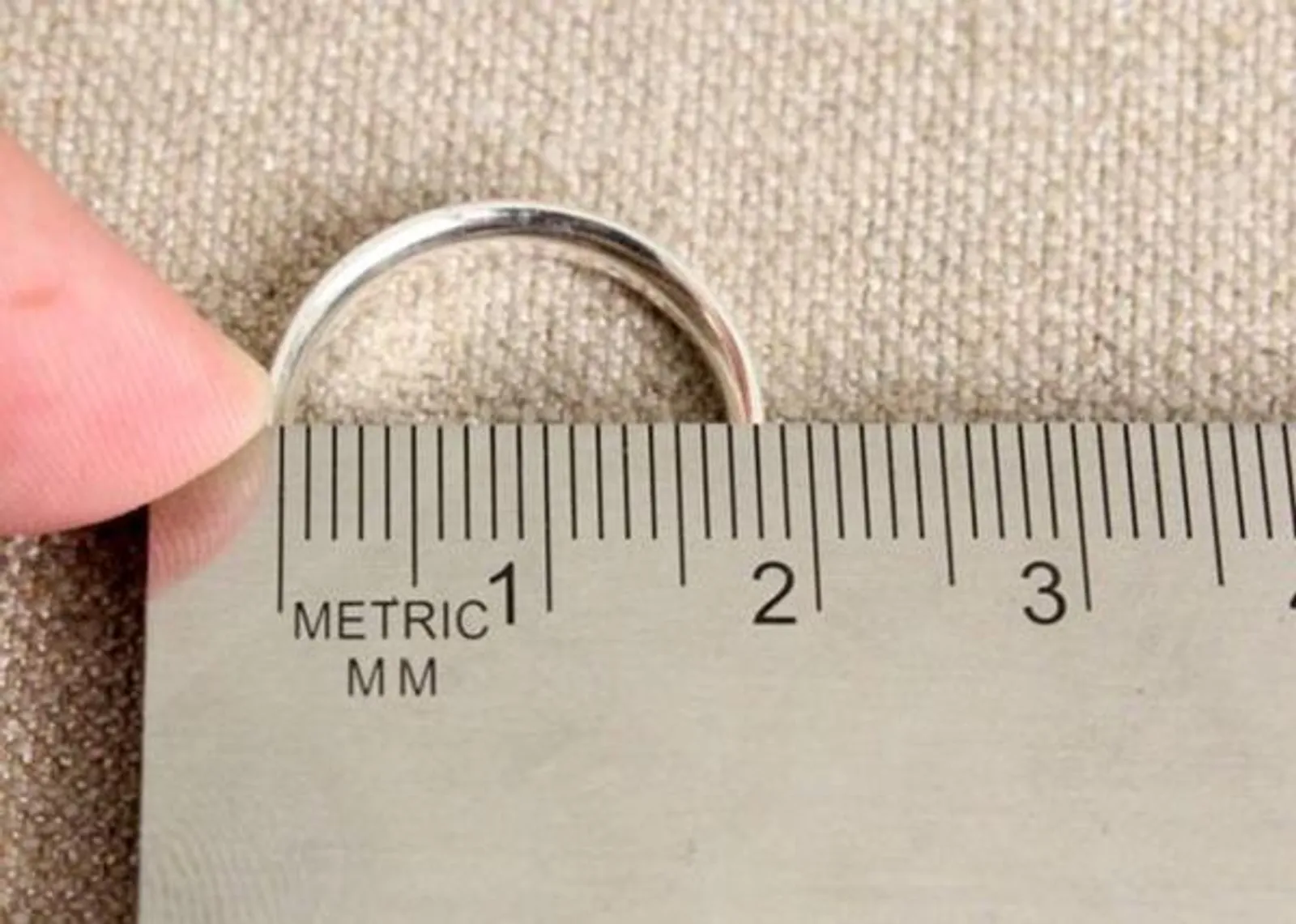 Cara Mengukur Cincin di Jari Perempuan, Mudah!
