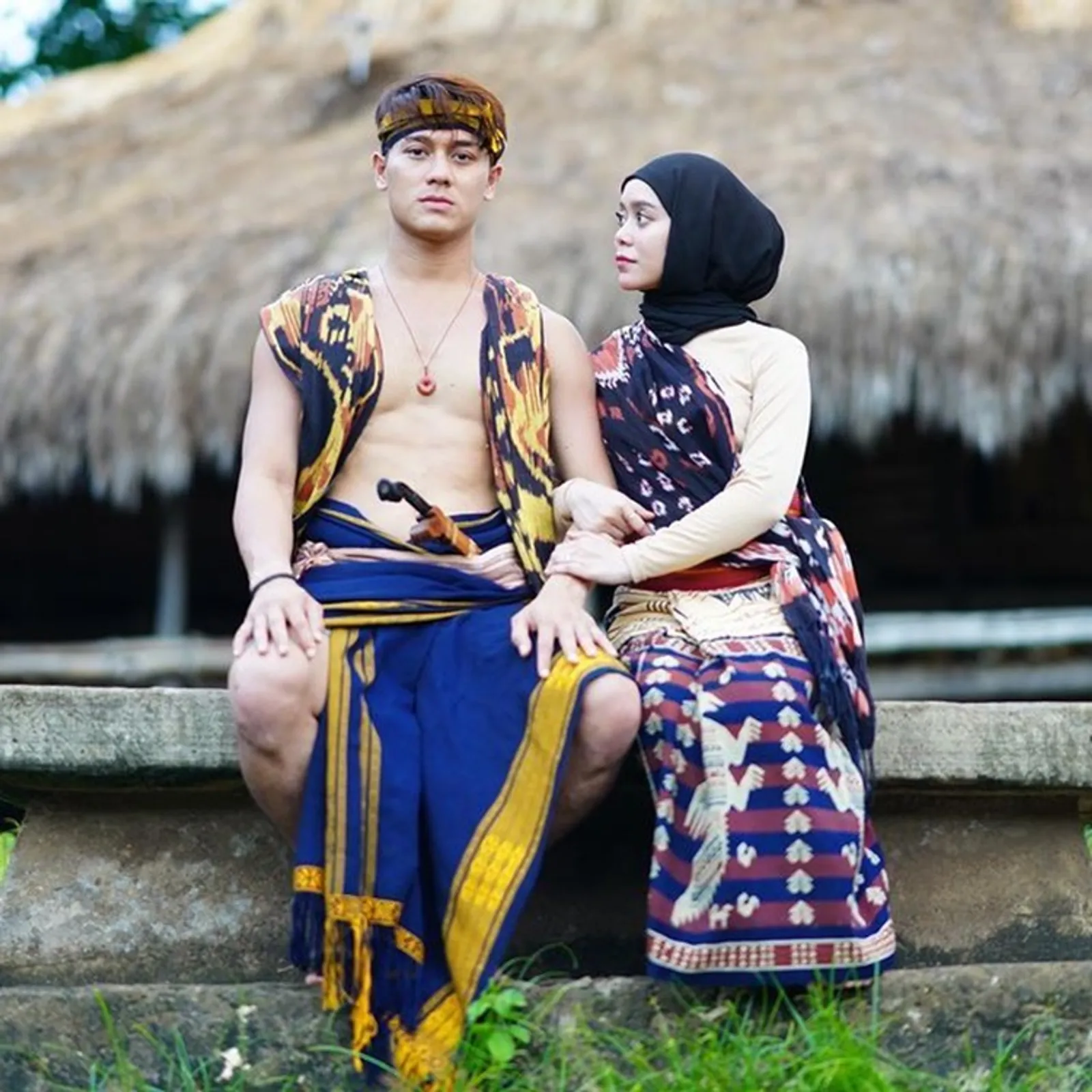 Dari PDKT Hingga Bak Pre-Wedding, 10 Pemotretan Lesty dan Rizky Billar