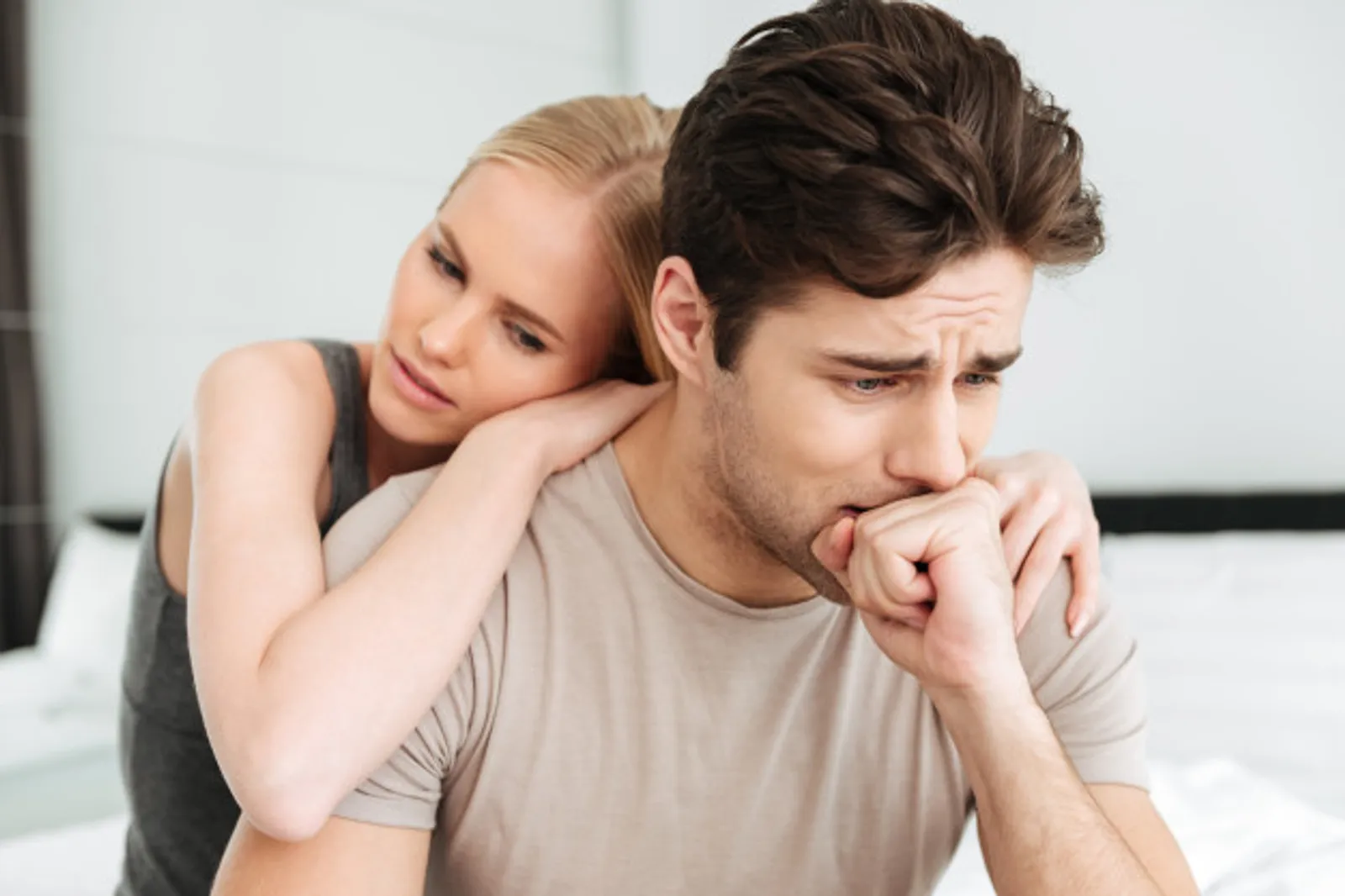 7 Cara Menghadapi Pasangan yang Penakut