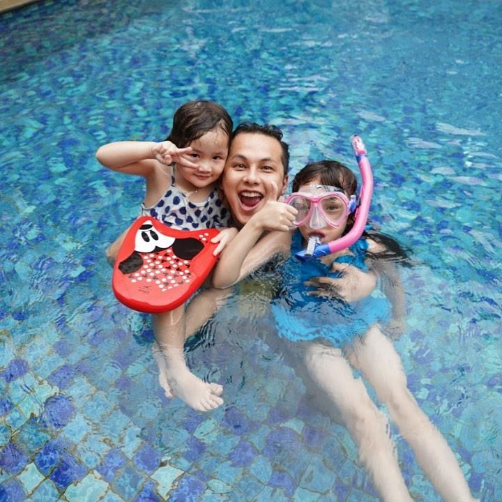 Akrab Dengan Anak Perempuan, Ini Momen Manis 9 Artis Sebagai Ayah