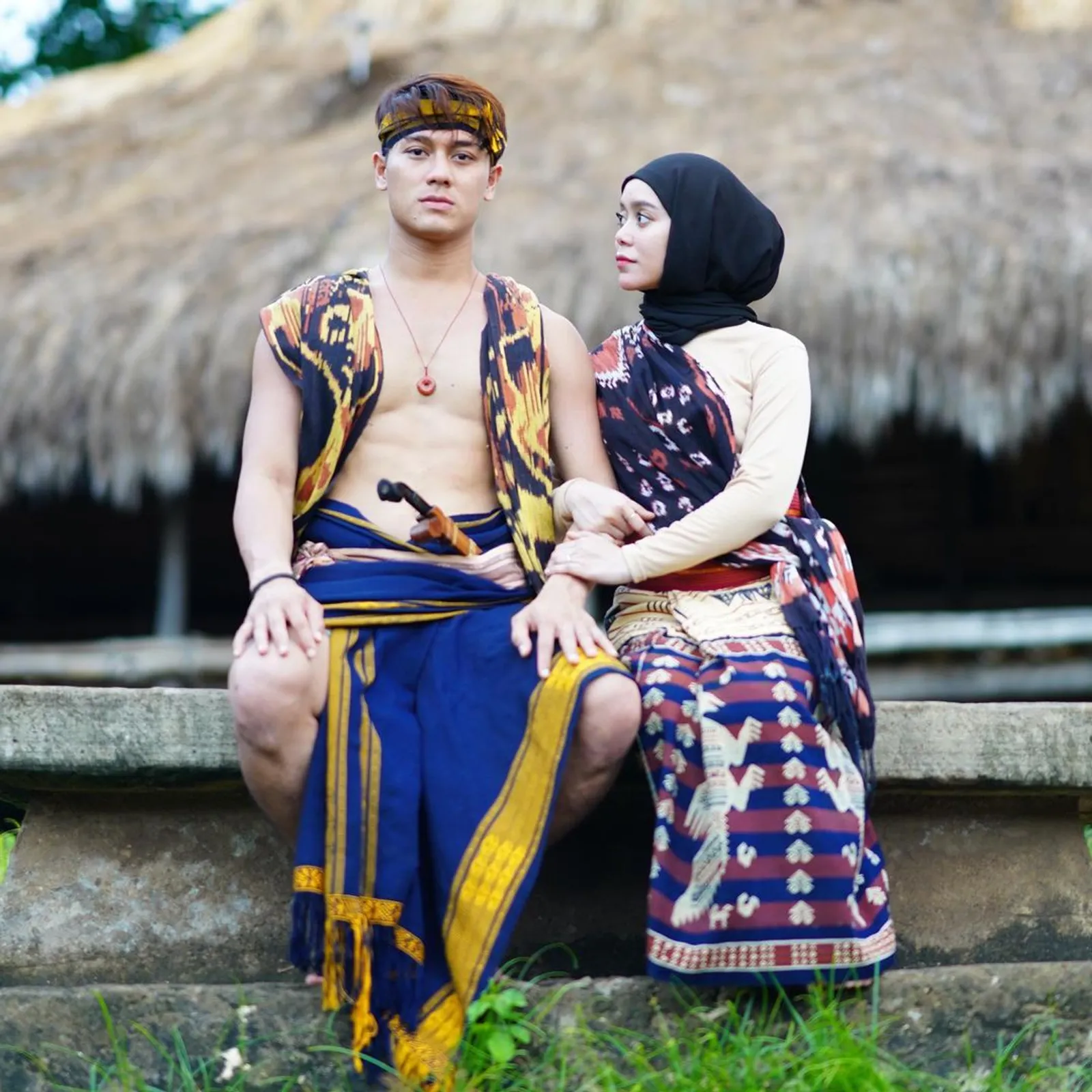 Heboh! Ini Gaya Pasangan Artis Indonesia yang Foto bak Pre-Wedding
