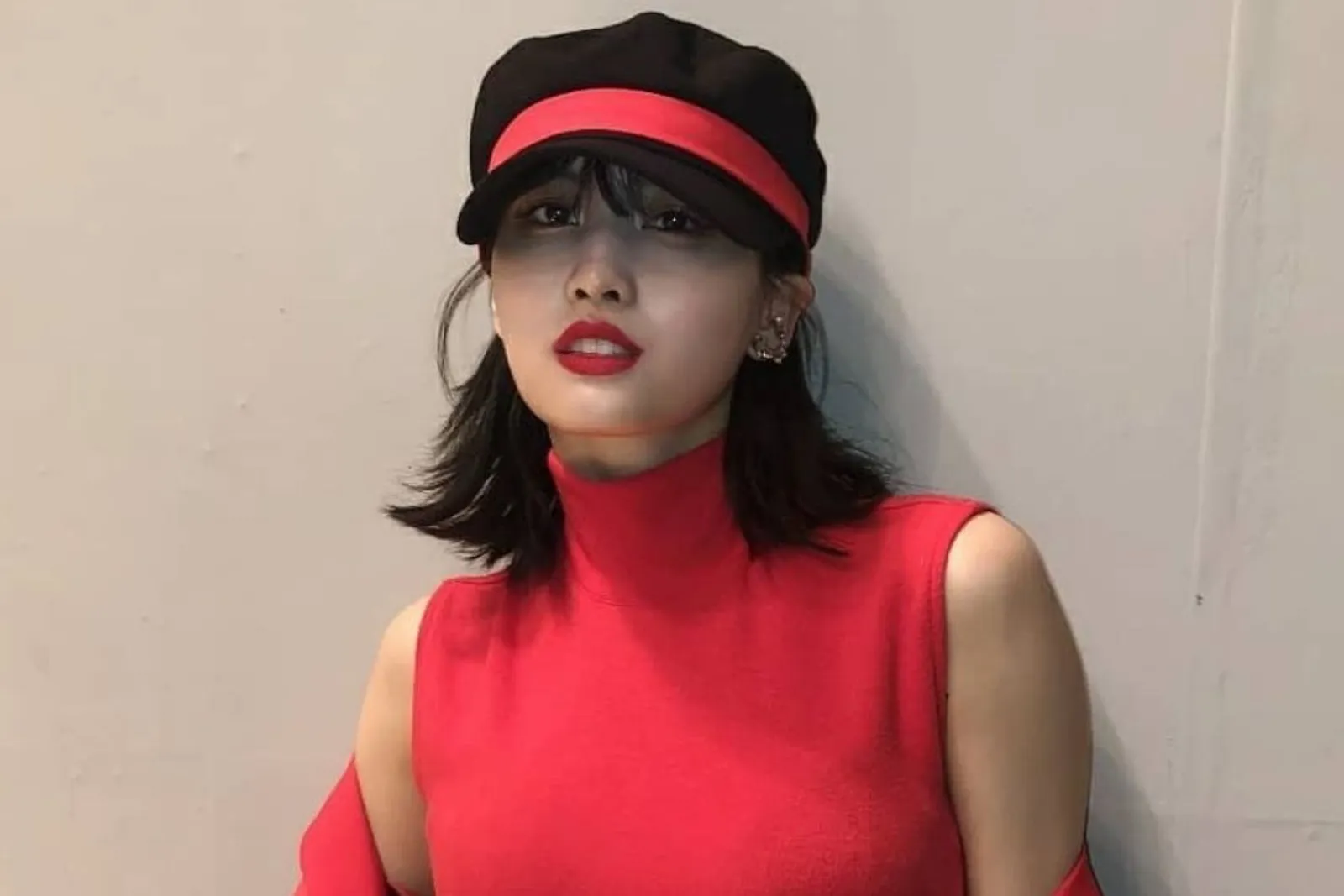 Potret Momo 'Twice', Kekasih Kim Hee Chul yang Tampilkan Tarian Seksi 