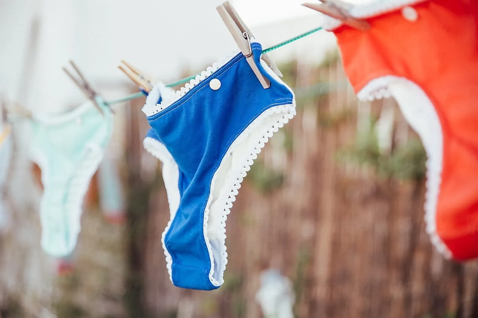 Miss V Sering Gatal? Intip 7 Cara Mencuci Pakaian Dalam yang Benar