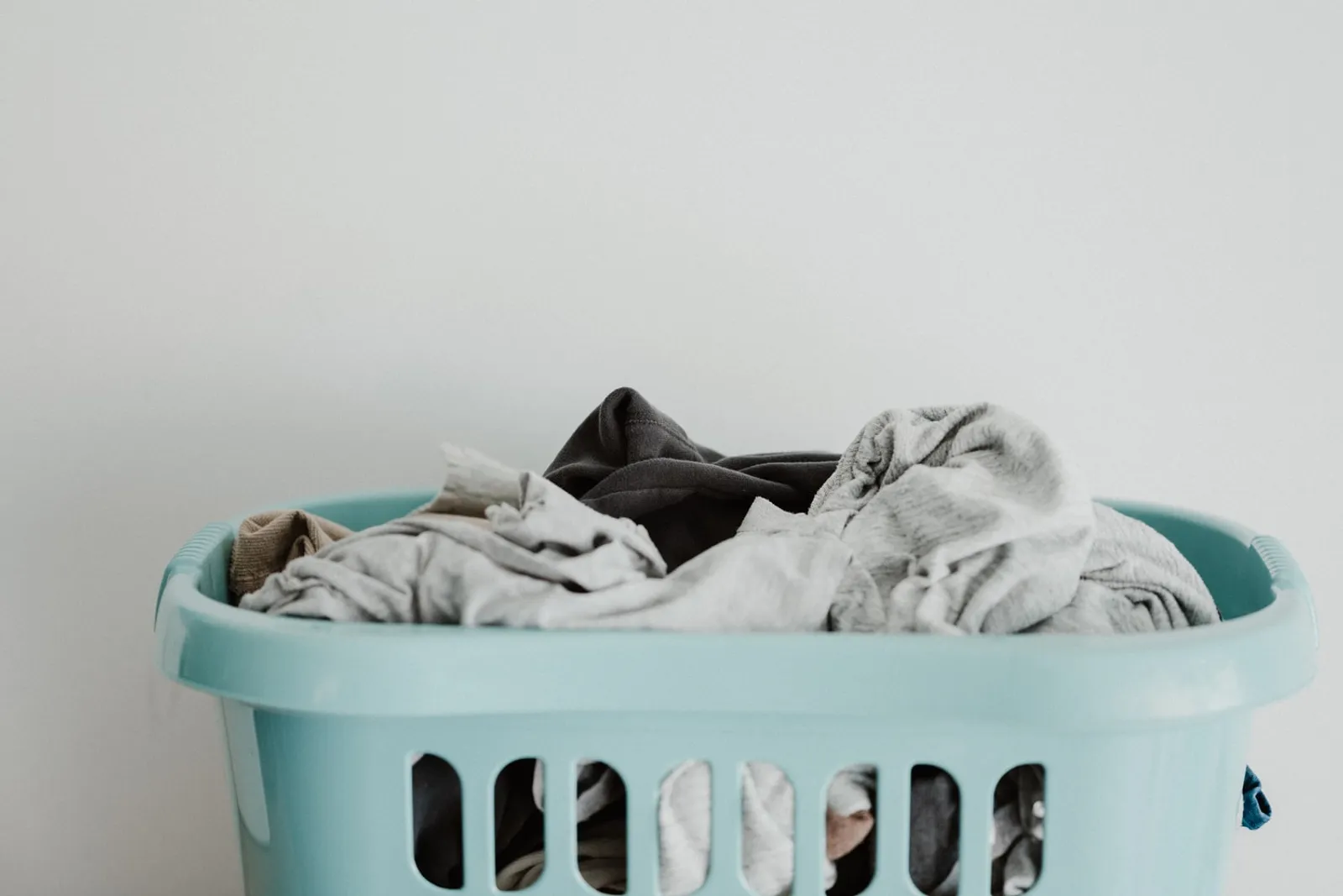 Miss V Sering Gatal? Intip 7 Cara Mencuci Pakaian Dalam yang Benar