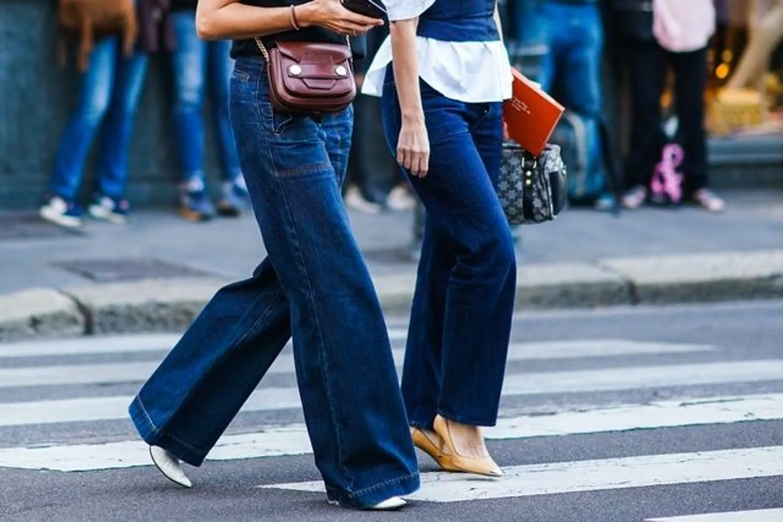 Kenali Yuk, Ini Perbedaan Celana Jeans Stretch dan Non-Stretch