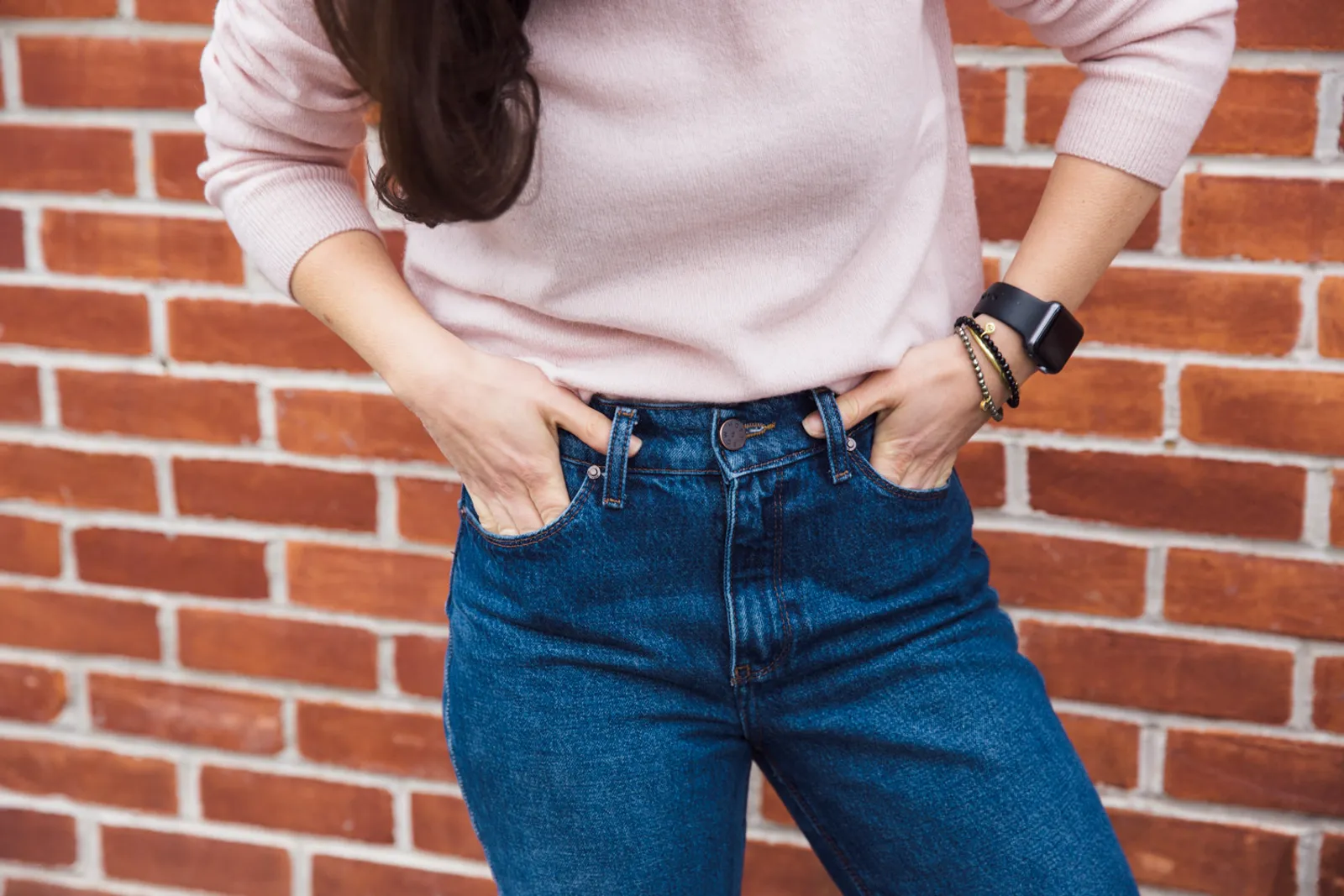 Kembalikan Bentuk Celana Jeans yang Melar dengan Cara Ini